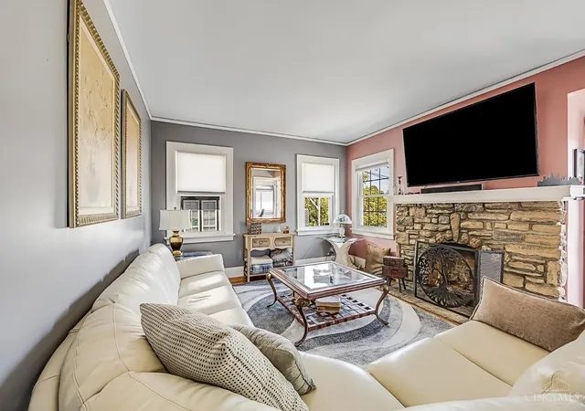 Photo 4 of Single family home for sale at 3333 Meyer Pl, Cincinnati, OH 45211 | MLS# 1893162 | Listing updated on 2026-09-08