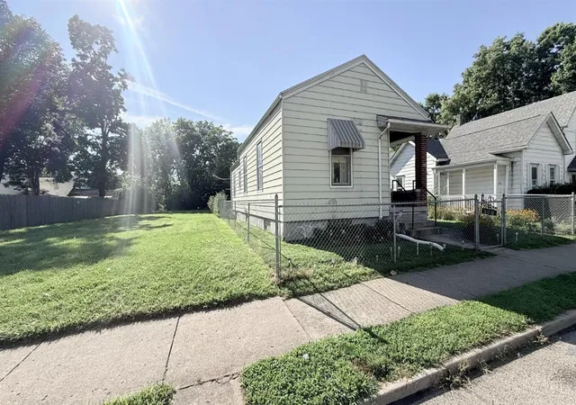 Photo 2 of Sale Pending at 308 Moore St, Middletown, OH 45044 | MLS# 1891712 | Listing updated on 2026-09-16