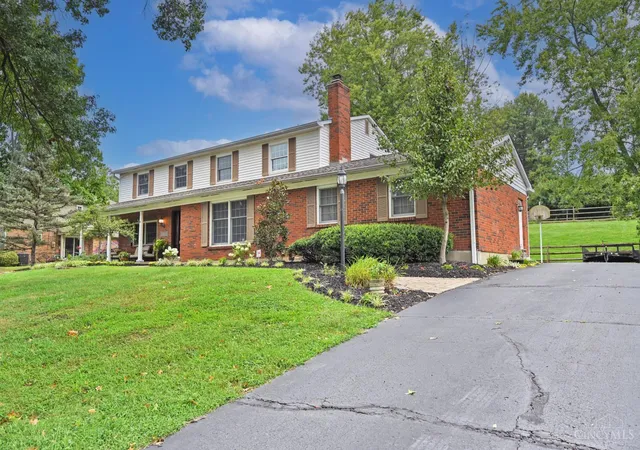 Photo 2 of Sale Pending at 7892 Kimbee Dr, Anderson Twp, OH 45244 | MLS# 1893170 | Listing updated on 2026-09-14