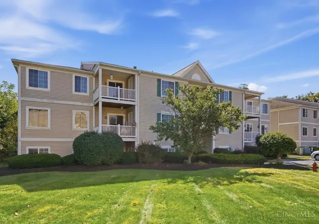Photo 3 of Condo for sale at 556 Aspen Glen Dr #810, Union Twp, OH 45244 | MLS# 1893183 | Listing updated on 2026-09-10