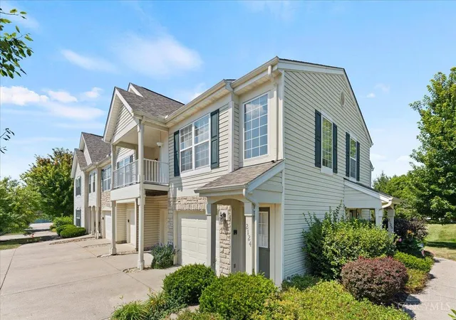 Photo 2 of Condo for sale at 2124 Commons Cir, Batavia Twp, OH 45103 | MLS# 1893177 | Listing updated on 2026-09-10