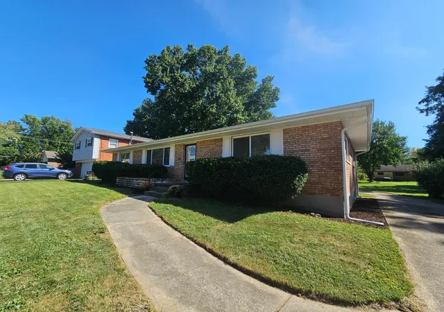 Photo 2 of Sale Pending at 1087 Hearthstone Dr, Springfield Twp., OH 45231 | MLS# 1892938 | Listing updated on 2026-09-11
