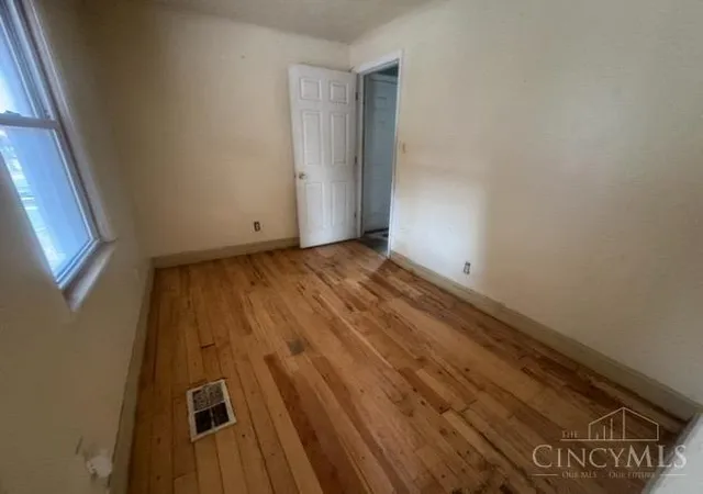Photo 4 of Single family home for sale at 5204 Lillian Dr, Cincinnati, OH 45237 | MLS# 1893193 | Listing updated on 2026-09-09