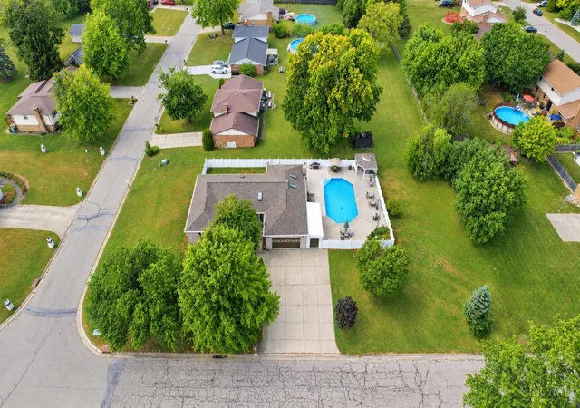 Photo 3 of Sale Pending at 7335 Derby Dr, Fairfield Twp, OH 45011 | MLS# 1893094 | Listing updated on 2026-09-12
