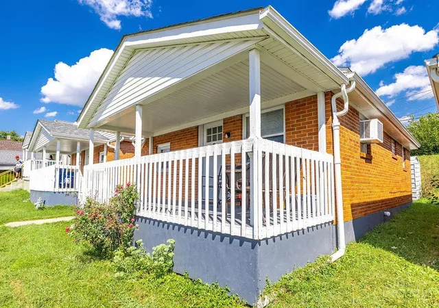 Photo 3 of Single family home for sale at 1610 Parrish Ave, Hamilton, OH 45011 | MLS# 1893251 | Listing updated on 2026-09-11