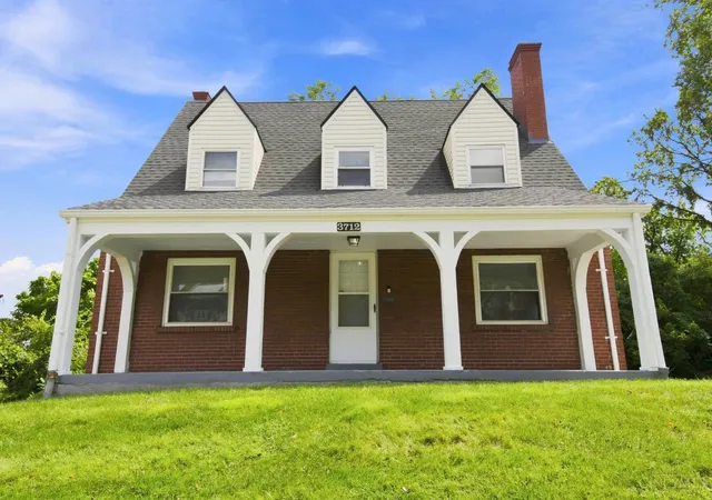 Photo 2 of Single family home for sale at 3712 Bonfield Dr, Cincinnati, OH 45220 | MLS# 1891828 | Listing updated on 2026-09-09