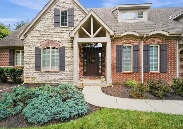 Photo 4 of Sale Pending at 819 River Forest Dr, Hamilton Twp, OH 45039 | MLS# 1893247 | Listing updated on 2026-09-15