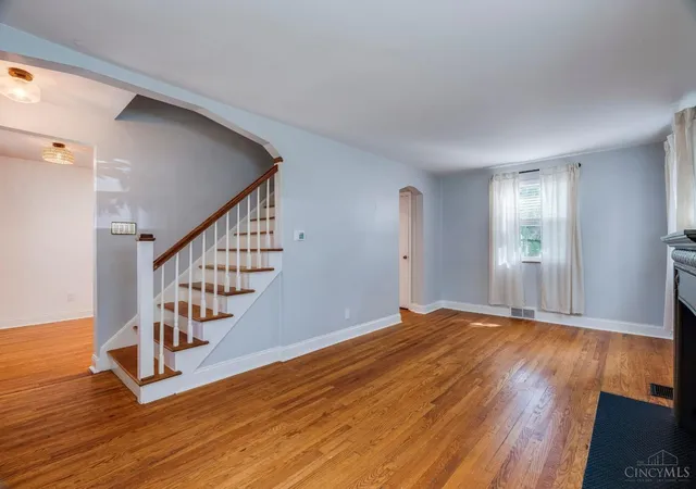Photo 3 of Single family home for sale at 2549 Moundview Dr, Norwood, OH 45212 | MLS# 1893264 | Listing updated on 2026-10-05