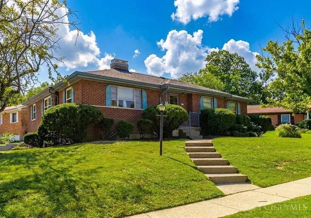 Photo 2 of Sale Pending at 2661 Hummingbird Ct, Cincinnati, OH 45239 | MLS# 1893172 | Listing updated on 2026-09-10