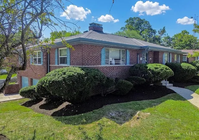 Photo 3 of Sale Pending at 2661 Hummingbird Ct, Cincinnati, OH 45239 | MLS# 1893172 | Listing updated on 2026-09-10