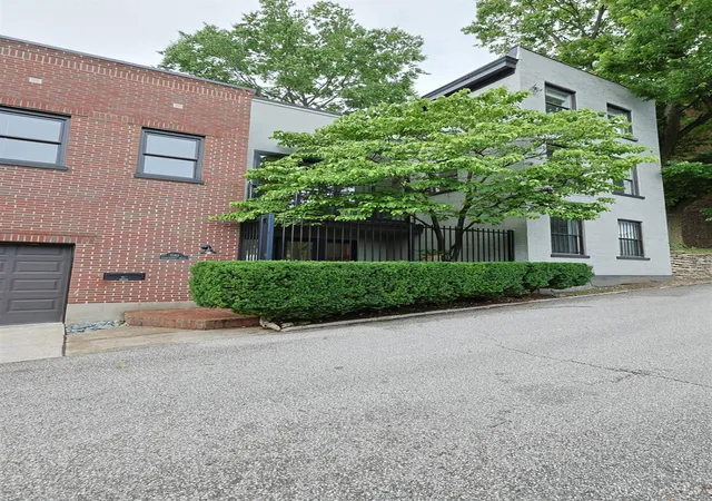 Photo 2 of Single family home for sale at 510 Corporation Aly, Cincinnati, OH 45202 | MLS# 1893278 | Listing updated on 2026-09-09