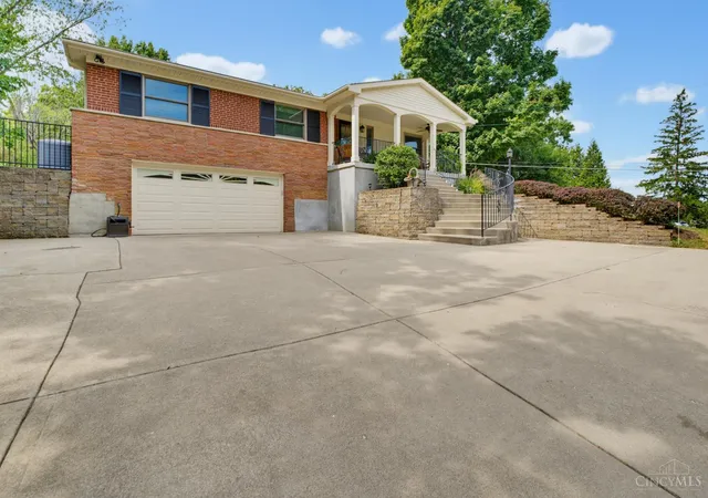 Photo 2 of Sale Pending at 699 Eversole Rd, Anderson Twp, OH 45230 | MLS# 1893227 | Listing updated on 2026-09-10