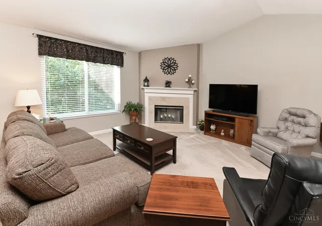 Listing Photo 5 - Condo for sale in building located at 5890 Stonebridge Cir, Miami Twp, OH 45150 - Unit #303