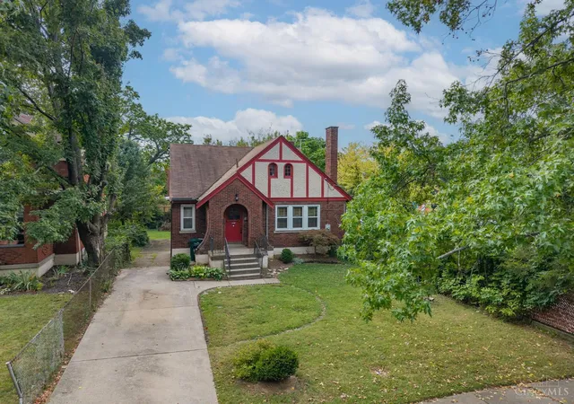 Photo 3 of Sale Pending at 3011 Montclair Ave, Cincinnati, OH 45211 | MLS# 1893158 | Listing updated on 2026-09-11