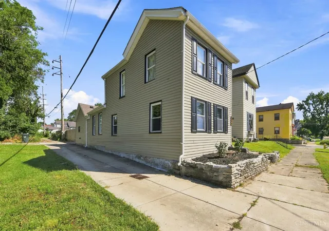 Photo 2 of Single family home for sale at 366 Wayne Ave, Hamilton, OH 45013 | MLS# 1893287 | Listing updated on 2026-09-11