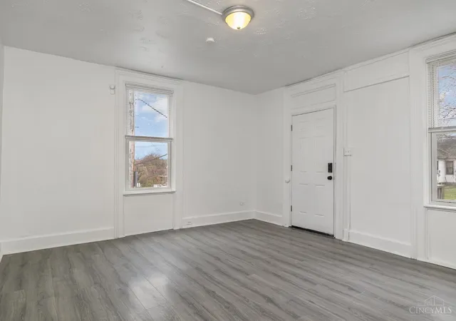 Listing Photo 5 - Condo for sale in building located at 500 W Wyoming Ave, Lockland, OH 45215