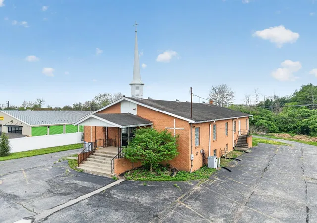 Photo 1 of Townhouse for sale at 5687 Buckwheat Rd, Miami Twp, OH 45150 | MLS# 1893311 | Listing updated on 2026-09-09