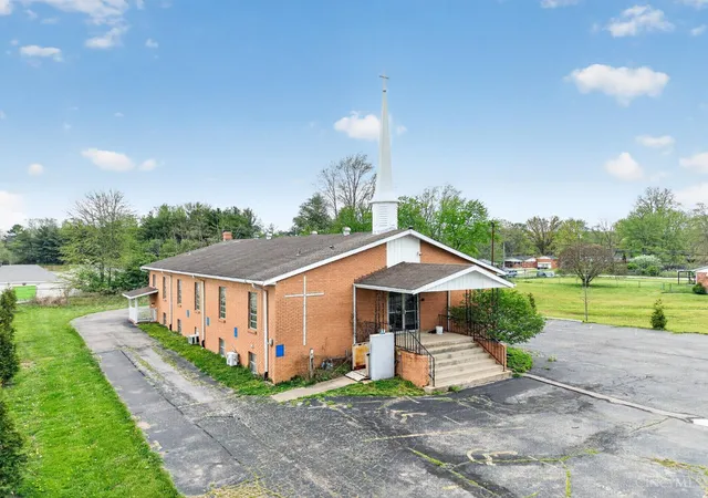 Photo 3 of Townhouse for sale at 5687 Buckwheat Rd, Miami Twp, OH 45150 | MLS# 1893311 | Listing updated on 2026-09-09