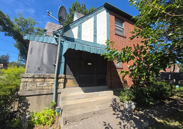 Photo 3 of Single family home for sale at 3236 Werk Rd, Cincinnati, OH 45211 | MLS# 1893077 | Listing updated on 2026-09-11