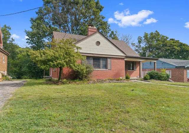 Photo 3 of Single family home for sale at 3270 Renfro Ave, Cincinnati, OH 45211 | MLS# 1893134 | Listing updated on 2026-09-15