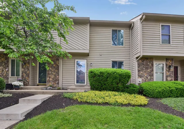 Townhouse for sale at 4974 Columbia Cir, West Chester, OH 45011 | MLS# 1893329
