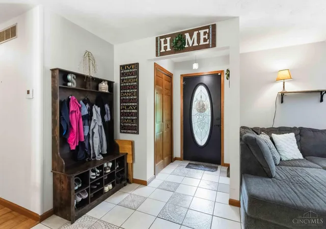 Photo 4 of Sale Pending at 1084 Brown Rd, Washington Twp, OH 45177 | MLS# 1893335 | Listing updated on 2026-09-18