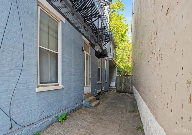 Photo 2 of House for sale at 256 Warner St, Cincinnati, OH 45219 | MLS# 1893116 | Listing updated on 2026-09-09