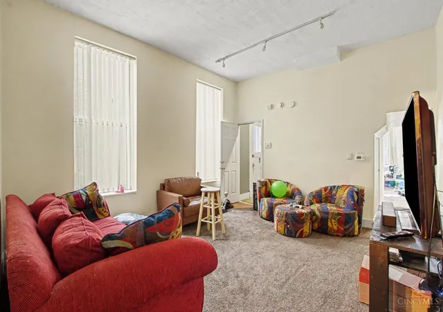 Photo 4 of House for sale at 256 Warner St, Cincinnati, OH 45219 | MLS# 1893116 | Listing updated on 2026-09-09