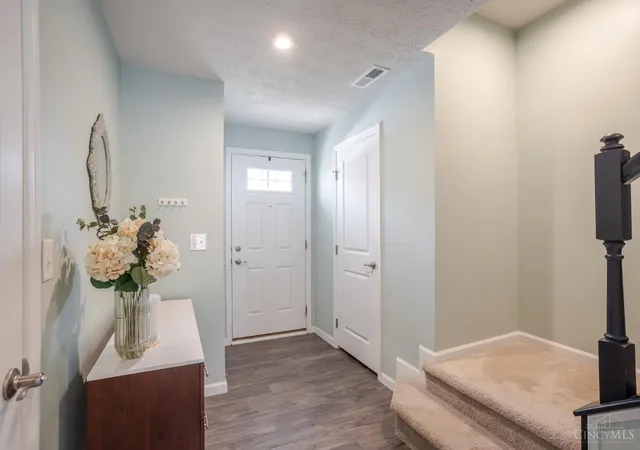 Photo 2 of Townhouse for sale at 1092 Steamboat Dr, Union Twp, OH 45244 | MLS# 1893137 | Listing updated on 2026-09-09