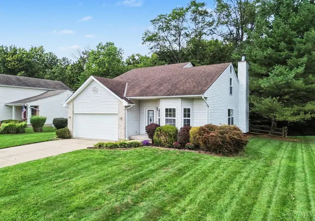 Photo 2 of Single family home for sale at 3927 Little Crk Dr, Batavia Twp, OH 45102 | MLS# 1893345 | Listing updated on 2026-09-10