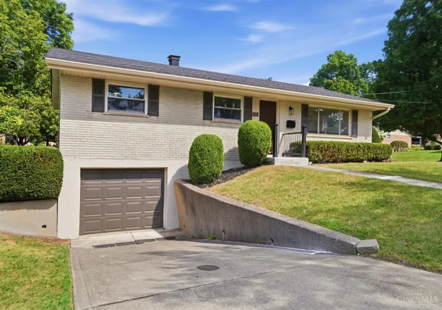 Photo 2 of Single family home for sale at 6010 N Glen Rd, Green Twp, OH 45248 | MLS# 1893272 | Listing updated on 2026-09-10