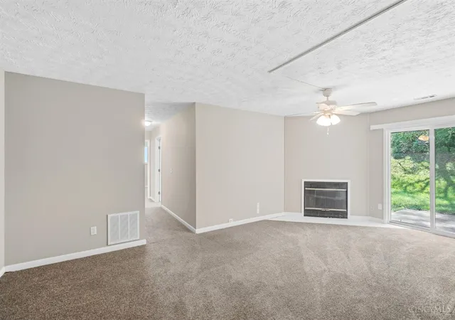 Listing Photo 5 - Condo for sale in building located at 2057 Woodtrail Dr, Fairfield, OH 45014 - Unit #86