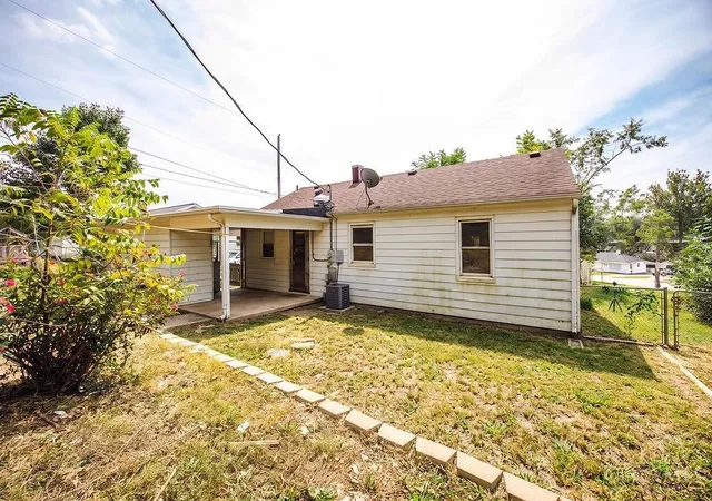 Photo 2 of Sale Pending at 588 Valleyview Dr, Hamilton, OH 45013 | MLS# 1893252 | Listing updated on 2026-10-03