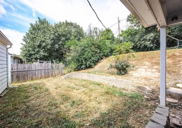 Photo 3 of Sale Pending at 588 Valleyview Dr, Hamilton, OH 45013 | MLS# 1893252 | Listing updated on 2026-10-03