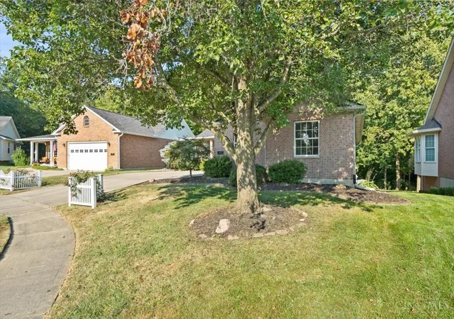 Photo 2 of Single family home for sale at 1016 Olde Sta Ct, Fairfield, OH 45014 | MLS# 1892701 | Listing updated on 2026-10-01