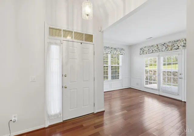 Listing Photo 5 - Condo for sale in building located at 2850 Ashton Cir, Hamilton, OH 45011