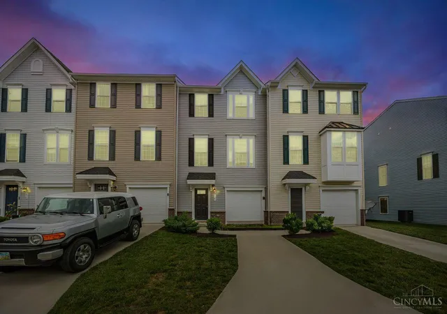 Photo 2 of Townhouse for sale at 822 Blackcomb Dr, Union Twp, OH 45244 | MLS# 1893449 | Listing updated on 2026-09-15