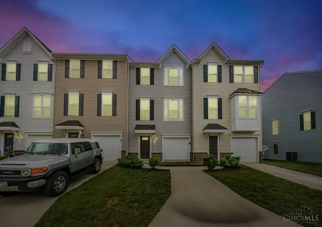 Photo 2 of Townhouse for sale at 822 Blackcomb Dr, Union Twp, OH 45244 | MLS# 1893449 | Listing updated on 2026-09-15