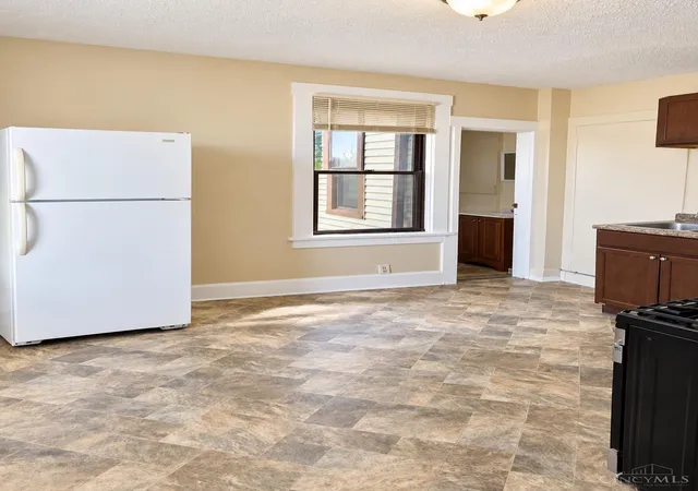Listing Photo 4 - Condo for sale in building located at 3053 Beekman St, Cincinnati, OH 45225