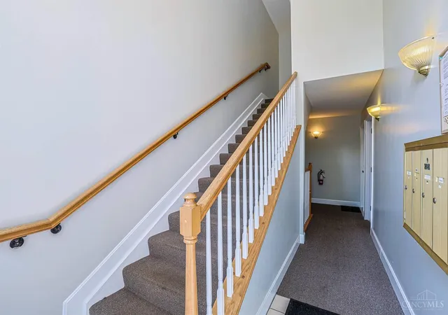 Listing Photo 2 - Condo for sale in building located at 5345 Cooper Rd, Montgomery, OH 45242 - Unit #K
