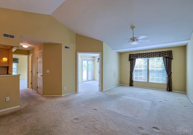 Listing Photo 4 - Condo for sale in building located at 5345 Cooper Rd, Montgomery, OH 45242 - Unit #K