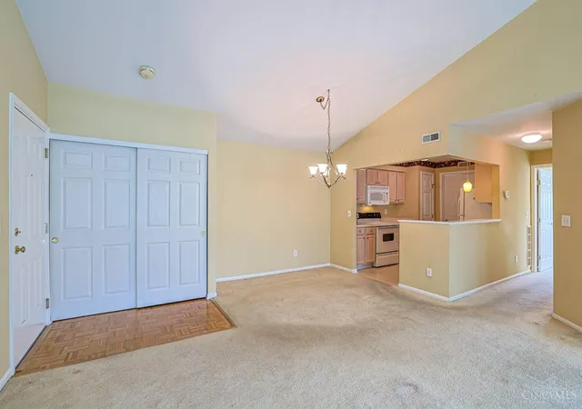 Listing Photo 5 - Condo for sale in building located at 5345 Cooper Rd, Montgomery, OH 45242 - Unit #K