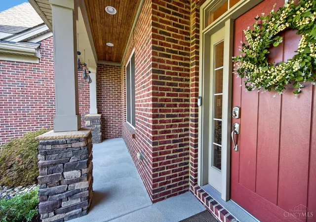 Photo 4 of Single family home for sale at 818 Forest Acres Dr, Anderson Twp, OH 45255 | MLS# 1893443 | Listing updated on 2026-09-15