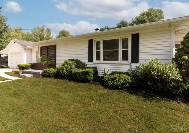 Photo 3 of Single family home for sale at 302 E Osborne St, Tate Twp, OH 45106 | MLS# 1893445 | Listing updated on 2026-10-05