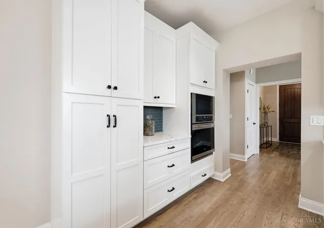 Photo 4 of Sale Pending at 9815 Orchard Trl, Montgomery, OH 45242 | MLS# 1893447 | Listing updated on 2026-09-13