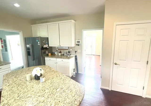 Photo 2 of Single family home for sale at 334 Glensford Dr, Springdale, OH 45246 | MLS# 1893246 | Listing updated on 2026-09-23