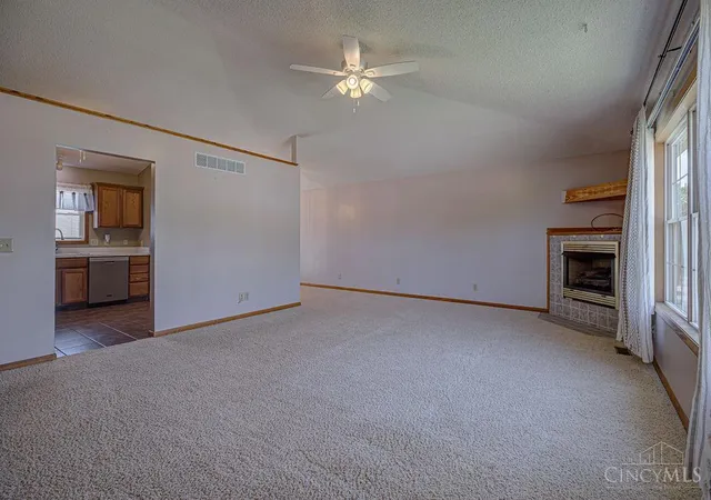 Photo 2 of Sale Pending at 40 Thornhill Dr, Hamilton, OH 45013 | MLS# 1893446 | Listing updated on 2026-09-15