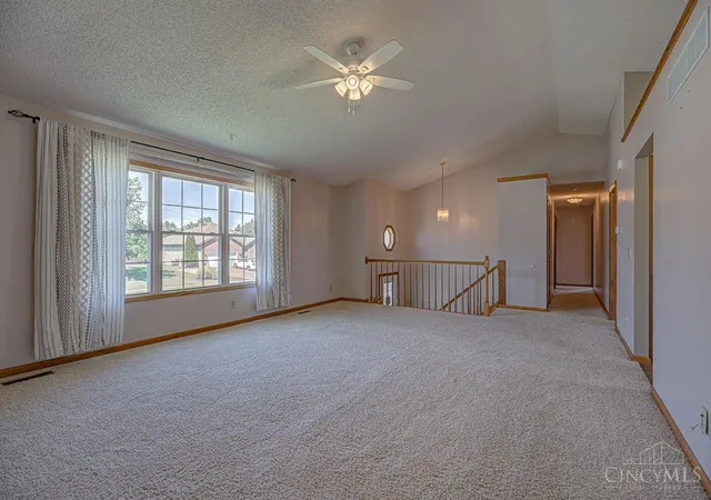 Photo 4 of Sale Pending at 40 Thornhill Dr, Hamilton, OH 45013 | MLS# 1893446 | Listing updated on 2026-09-15