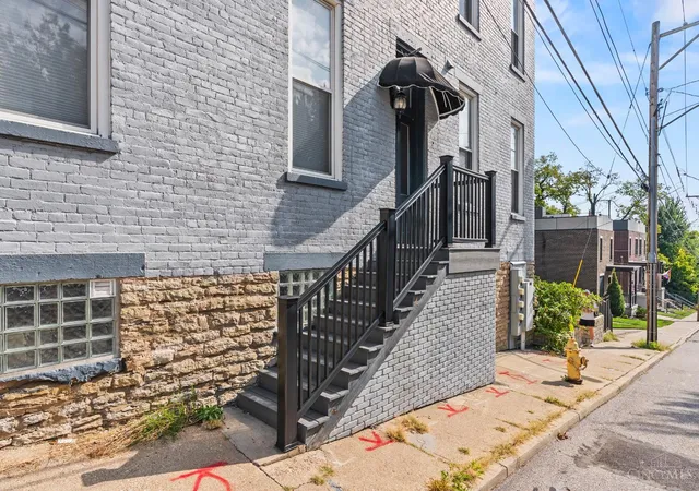 Photo 2 of Condo for sale at 2600 Hackberry St #E, Cincinnati, OH 45206 | MLS# 1893216 | Listing updated on 2026-09-11