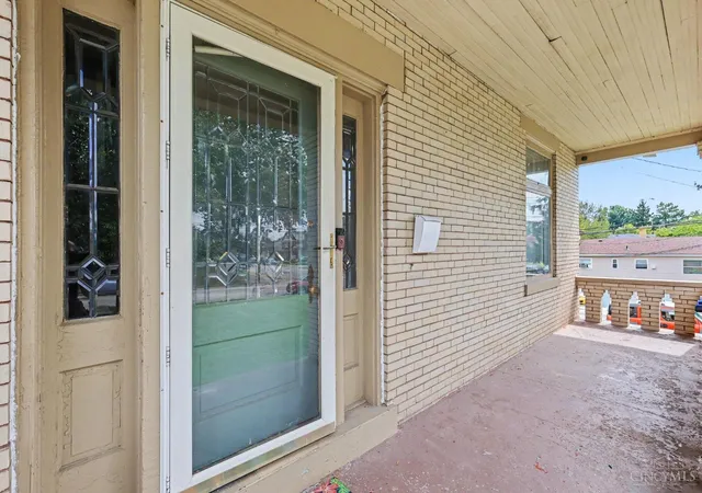 Photo 4 of Single family home for sale at 1000 Overlook Ave, Cincinnati, OH 45238 | MLS# 1893290 | Listing updated on 2026-09-11